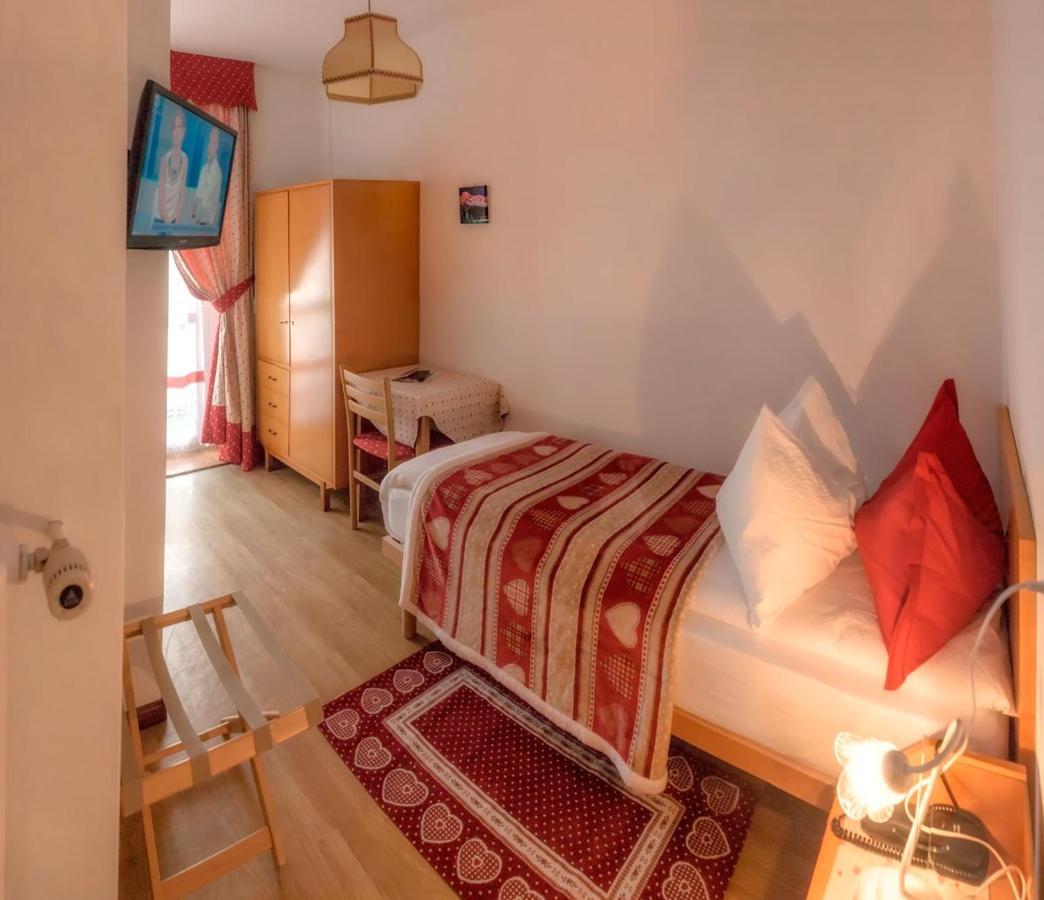 Hotel Garni Suisse San Martino Di Castrozza Buitenkant foto