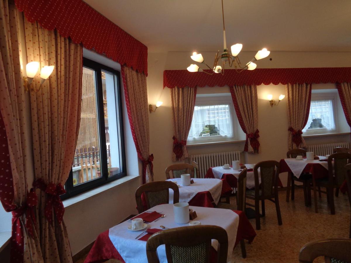 Hotel Garni Suisse San Martino Di Castrozza Buitenkant foto