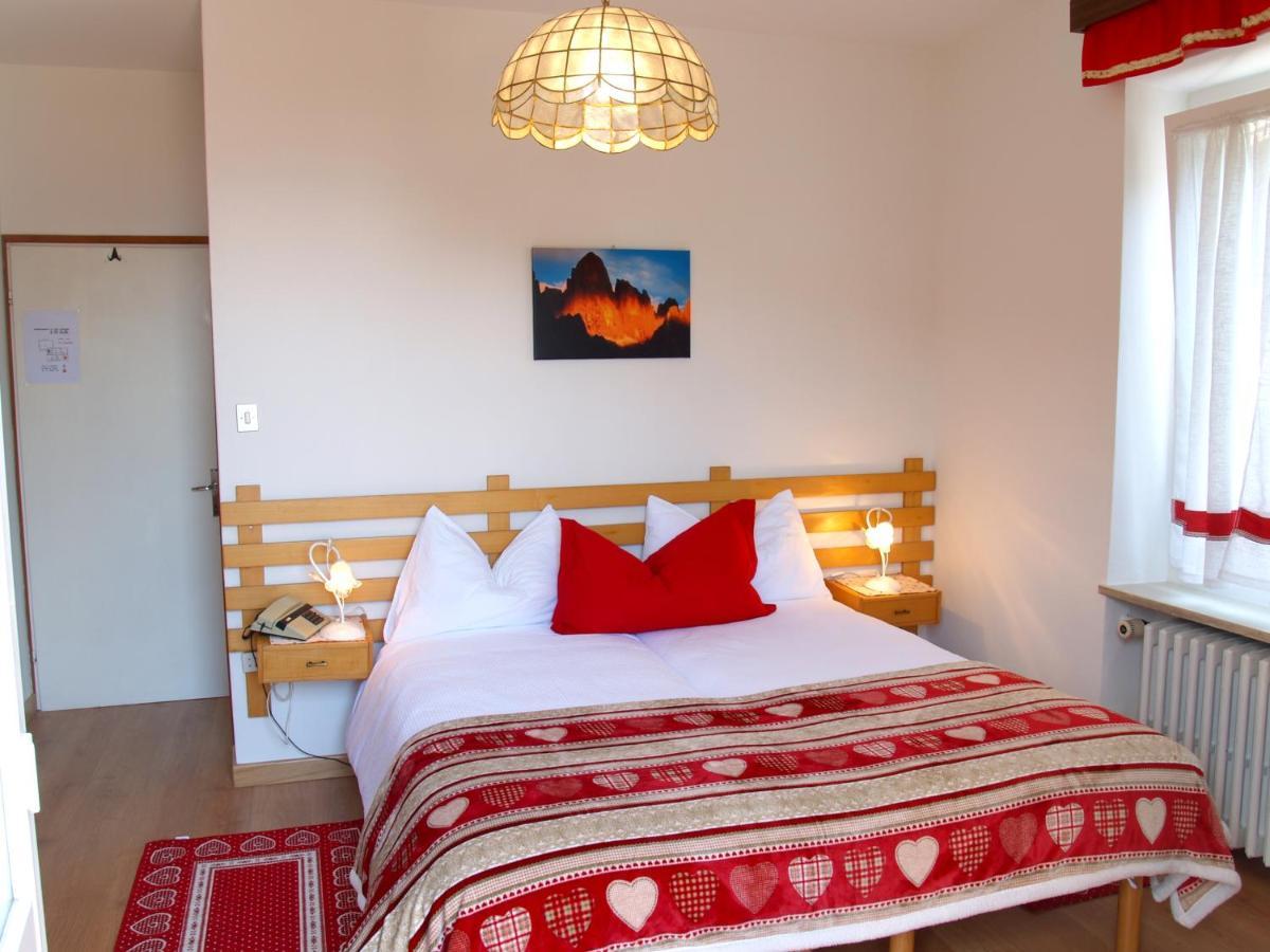 Hotel Garni Suisse San Martino Di Castrozza Buitenkant foto