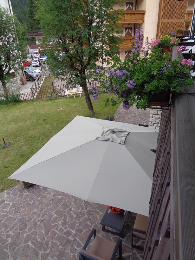 Hotel Garni Suisse San Martino Di Castrozza Buitenkant foto